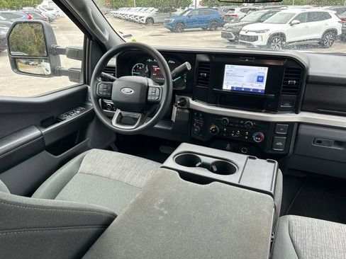 Used 2025 Ford F350 XLT image 9
