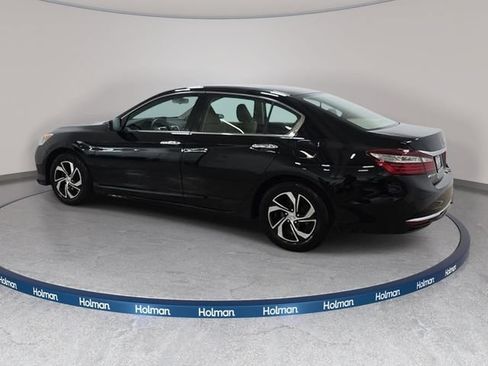 Used 2017 Honda Accord LX image 8