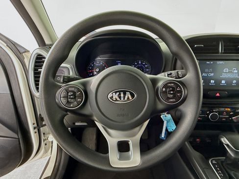 Used 2020 Kia Soul S image 11