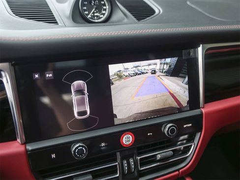 Certified 2023 Porsche Macan S image 24