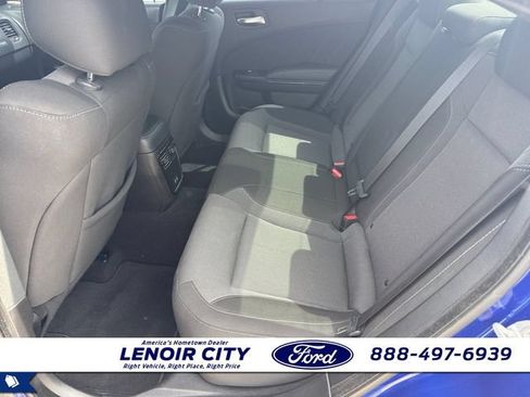 Used 2022 Dodge Charger SXT w/ Blacktop Package RWD image 11