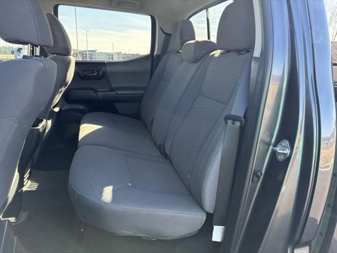 Used 2020 Toyota Tacoma SR image 30