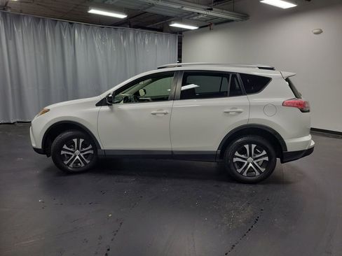 Used 2016 Toyota RAV4 LE image 5