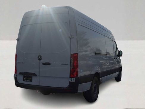 New 2025 Mercedes-Benz Sprinter 2500 image 5