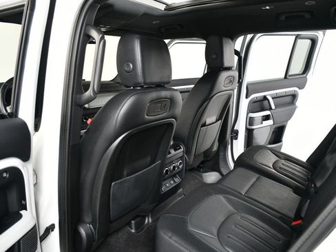Used 2022 Land Rover Defender 110 X-Dynamic SE AWD/4WD image 33