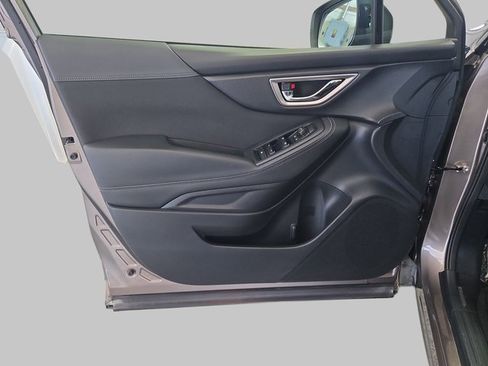 Used 2023 Subaru Forester Premium image 31