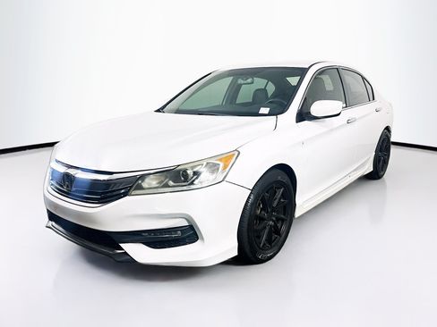 Used 2016 Honda Accord Sport image 3