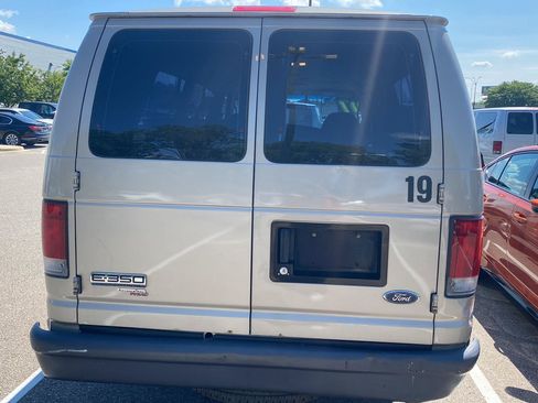 Used 2007 Ford E-350 and Econoline 350 XL RWD image 2