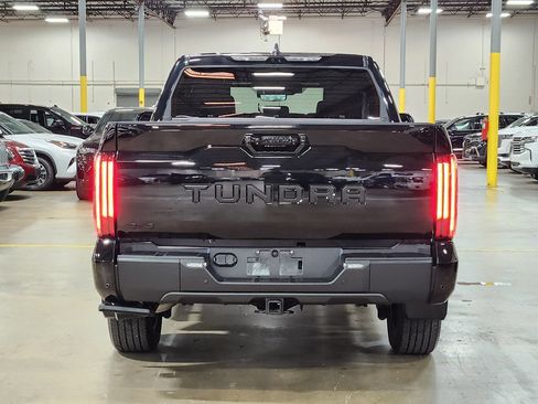 Used 2025 Toyota Tundra Limited AWD/4WD image 10