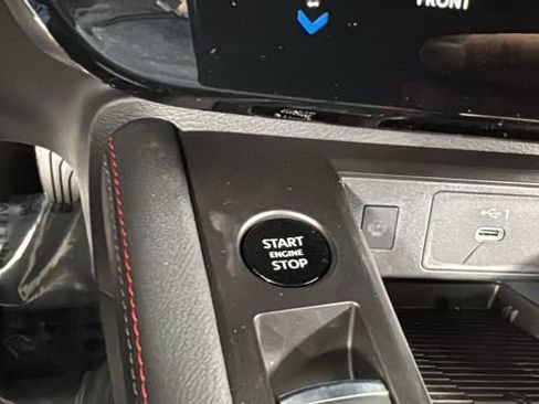 Used 2025 Nissan Kicks SR w/ Illumination Package image 23