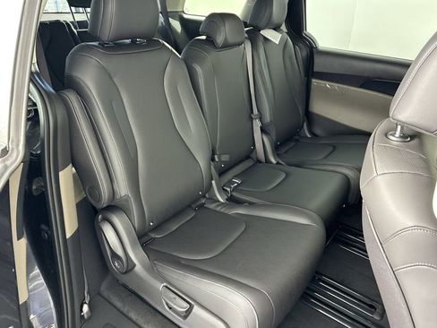 New 2026 Kia Carnival LXS image 29