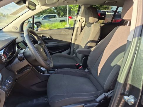Used 2020 Chevrolet Trax LS w/ Tint and Cruise Package FWD image 21