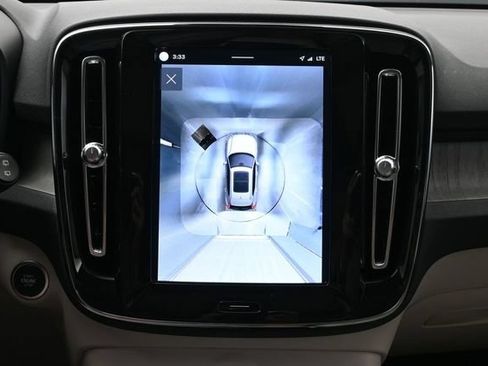 Used 2024 Volvo XC40 B5 Plus AWD/4WD image 20