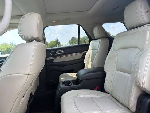 Used 2017 Ford Explorer Platinum AWD/4WD image 19