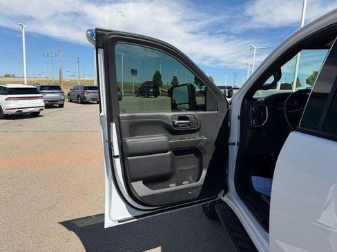 Used 2022 GMC Sierra 2500 AT4 w/ Gooseneck/5TH Wheel Package image 8