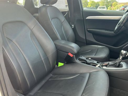 Used 2017 Audi Q3 2.0T Prestige AWD/4WD image 28
