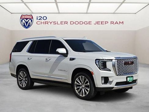 Used 2021 GMC Yukon Denali w/ Denali Premium Package AWD/4WD image 1