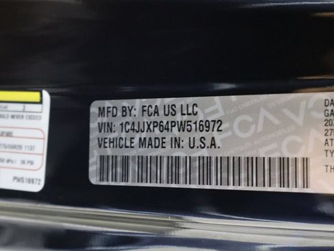 Used 2023 Jeep Wrangler Unlimited Sahara w/ Cold Weather Group AWD/4WD image 40