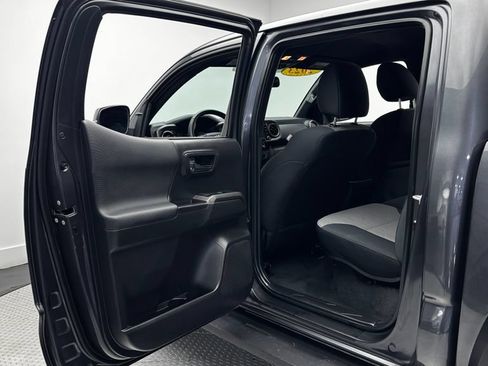 Used 2023 Toyota Tacoma TRD Off-Road AWD/4WD image 32
