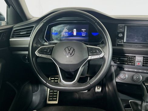 Used 2024 Volkswagen Jetta Sport image 17