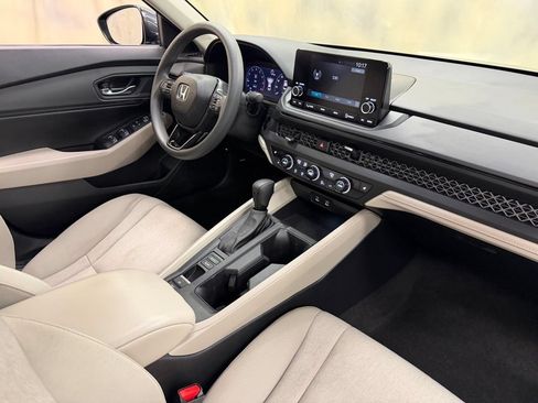 Used 2023 Honda Accord EX image 24