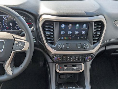 Used 2023 GMC Acadia Denali w/ Denali Ultimate Package AWD/4WD image 18