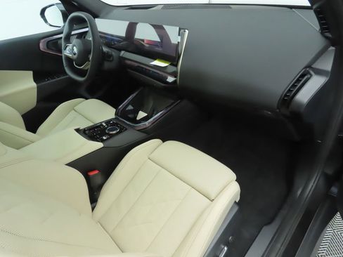 Used 2025 BMW X3 xDrive30i w/ Premium Package image 18