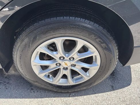 Used 2020 Chevrolet Equinox LS w/ LS Convenience Package image 9