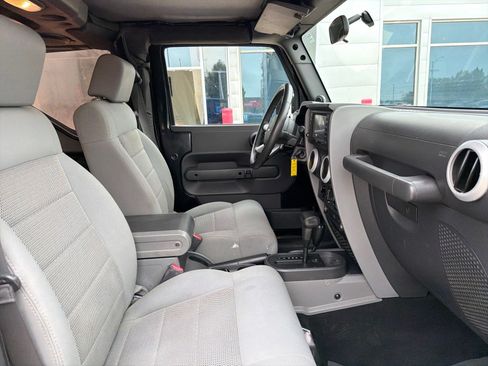 Used 2009 Jeep Wrangler Sahara w/ Dual Top Group AWD/4WD image 19