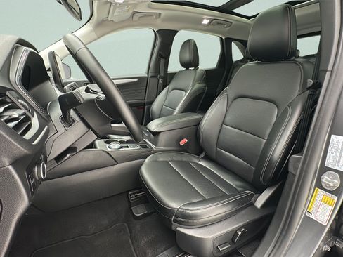 Used 2025 Ford Escape Platinum AWD/4WD image 13