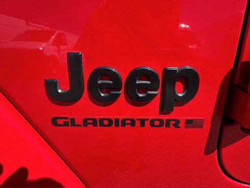 Used 2023 Jeep Gladiator Sport AWD/4WD image 41