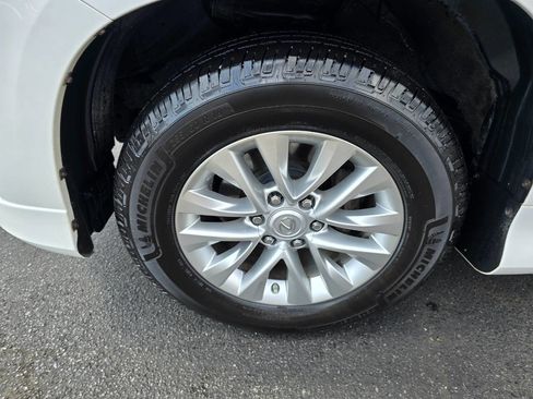 Used 2015 Lexus GX 460 w/ Premium Package image 12