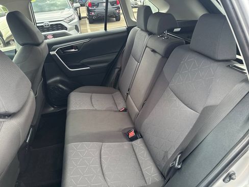 Used 2025 Toyota RAV4 XLE AWD/4WD image 33