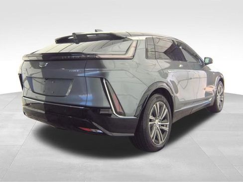 Used 2023 Cadillac Lyriq AWD image 5