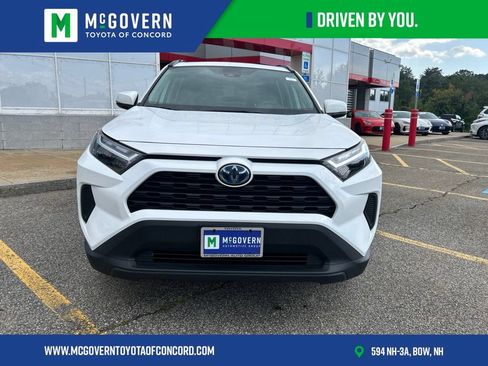 Used 2022 Toyota RAV4 XLE w/ Convenience Package AWD/4WD image 7