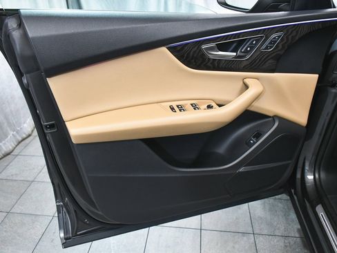 Used 2021 Audi Q8 Premium Plus w/ Premium Plus Package image 9