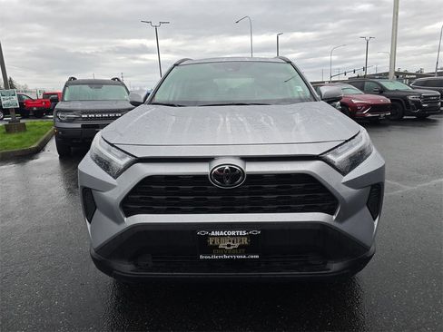 Used 2025 Toyota RAV4 XLE image 10