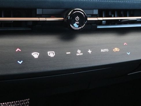Used 2024 Nissan Ariya AWD image 19