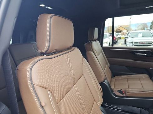 New 2026 Chevrolet Suburban High Country image 23