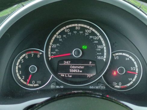 Used 2013 Volkswagen Beetle Turbo FWD image 17