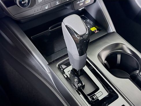 New 2026 Subaru Outback Limited AWD/4WD image 17
