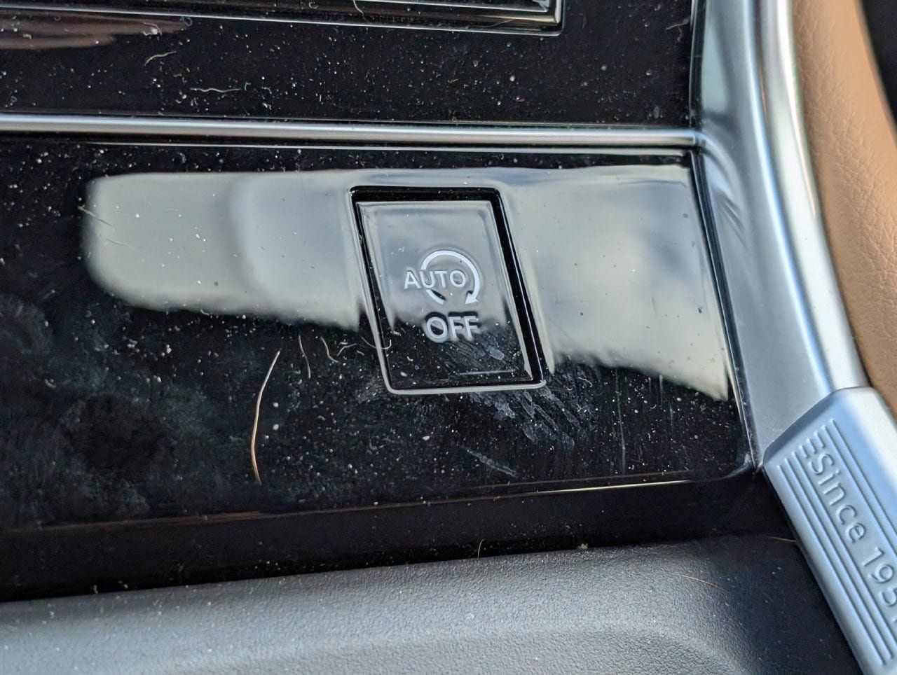 Used 2025 Nissan Armada SL w/ Captain's Chari Seat Package RWD image 18