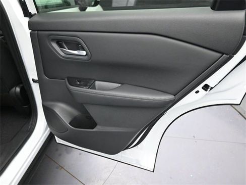 New 2026 Nissan Rogue SV image 31