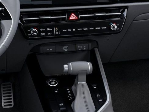 New 2025 Kia Niro EX Touring image 23