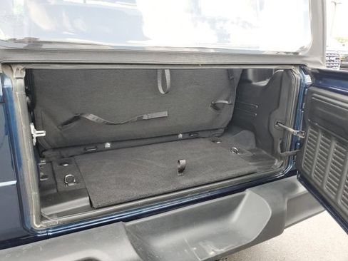 Used 2025 Jeep Wrangler Sport AWD/4WD image 10