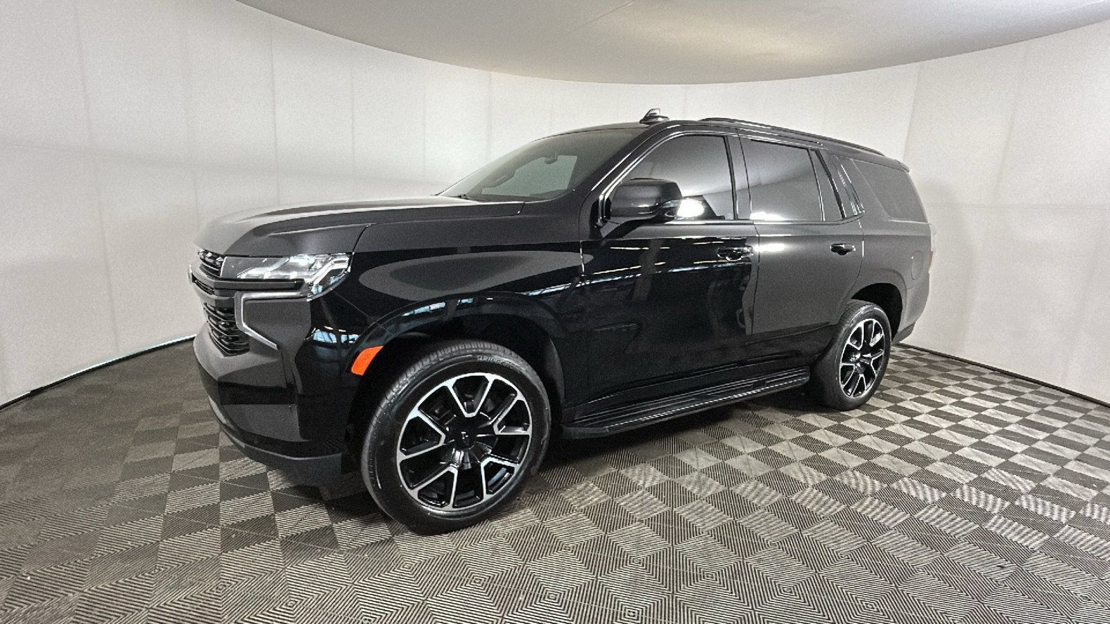 Used 2024 Chevrolet Tahoe RST w/ Luxury Package AWD/4WD image 8
