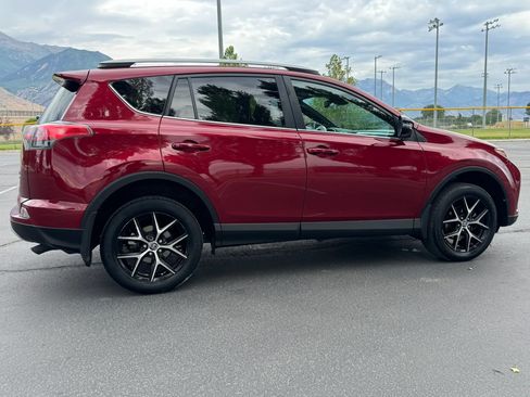 Used 2018 Toyota RAV4 SE w/ Power Extra Value Package AWD/4WD image 5