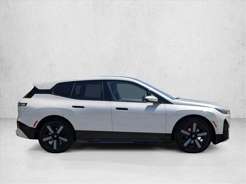 Used 2024 BMW iX xDrive50 w/ Sport Package AWD/4WD image 4
