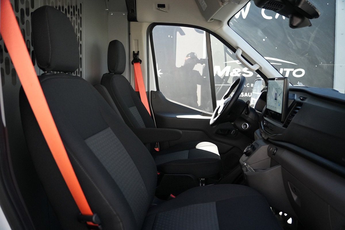 Used 2023 Ford E-Transit Medium Roof RWD image 6