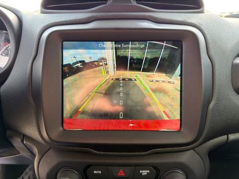 Used 2019 Jeep Renegade Trailhawk image 23